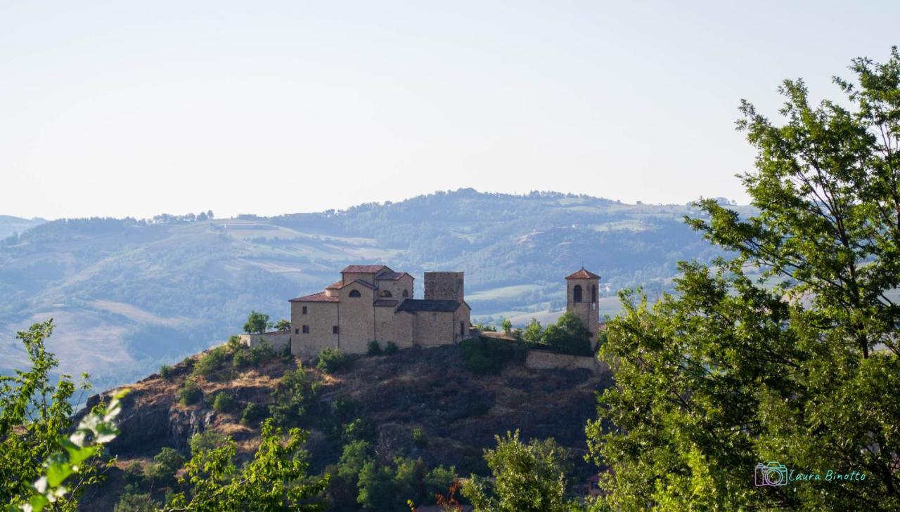 Antiche Vie B&B Serramazzoni Εξωτερικό φωτογραφία